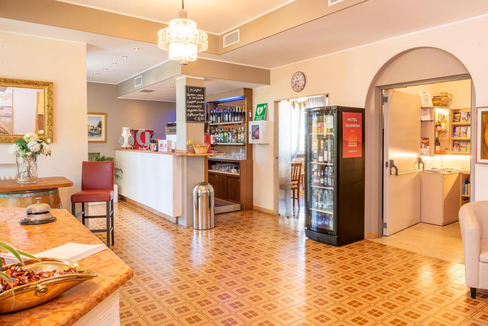 Hotel Taormina Бардолино Экстерьер фото