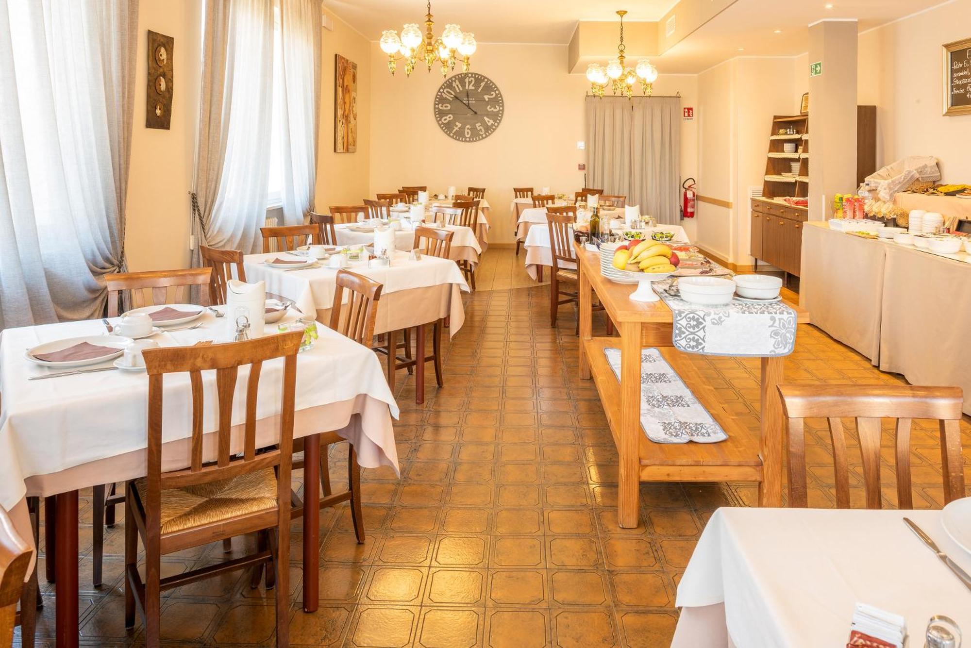 Hotel Taormina Бардолино Экстерьер фото