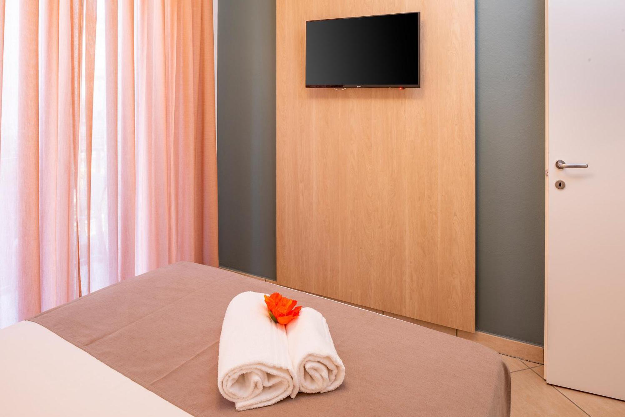 Hotel Taormina Бардолино Экстерьер фото